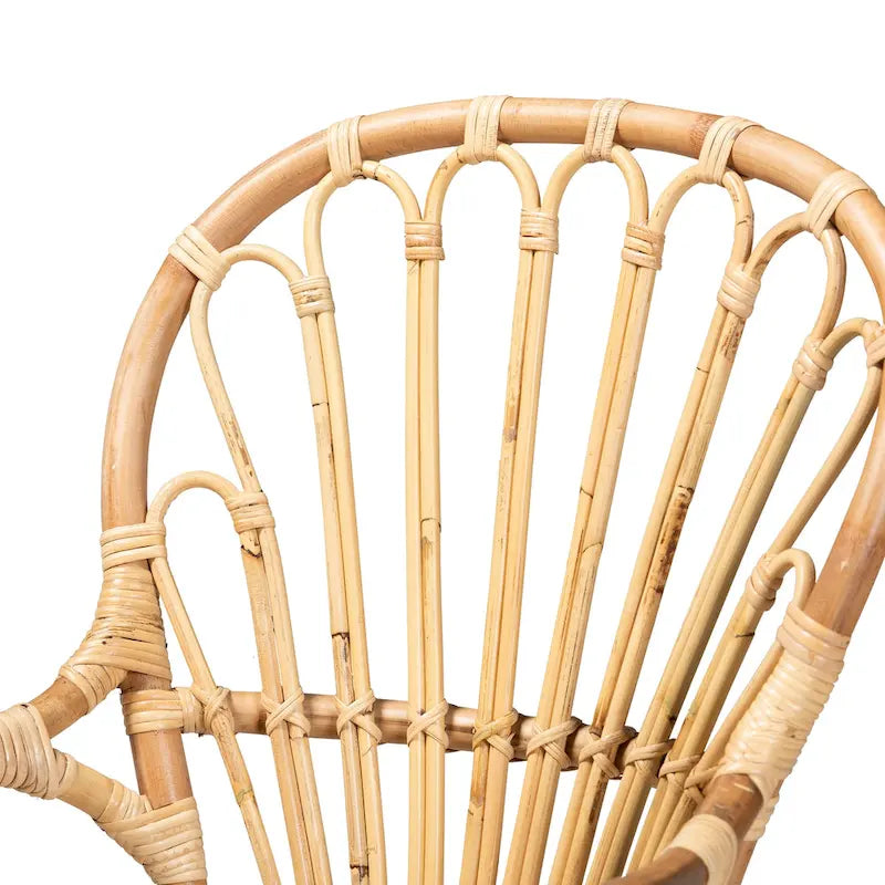 Chaise de salle à manger en rotin naturel avec accoudoirs incurvés et dossier ajouré – Unité