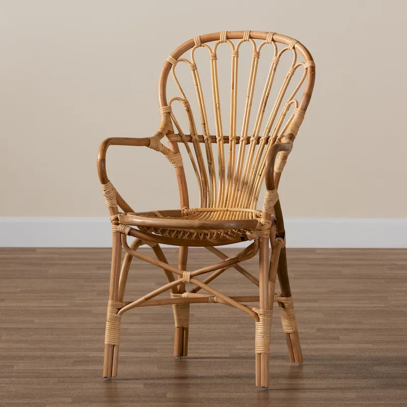 Chaise de salle à manger en rotin naturel avec accoudoirs incurvés et dossier ajouré – Unité