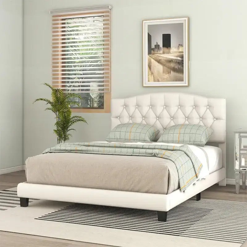 Lit plateforme rembourré en tissu gris avec tête de lit capitonnée en losange – Double / Queen / King – Individuel/Couple